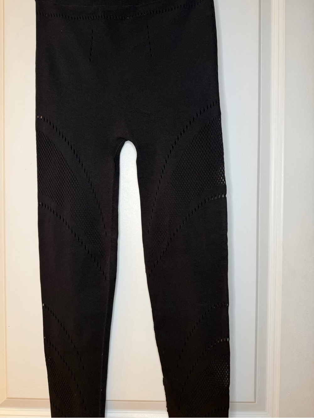 Stella McCartney Women’s Black Seamless Performance Leggings, size M/L